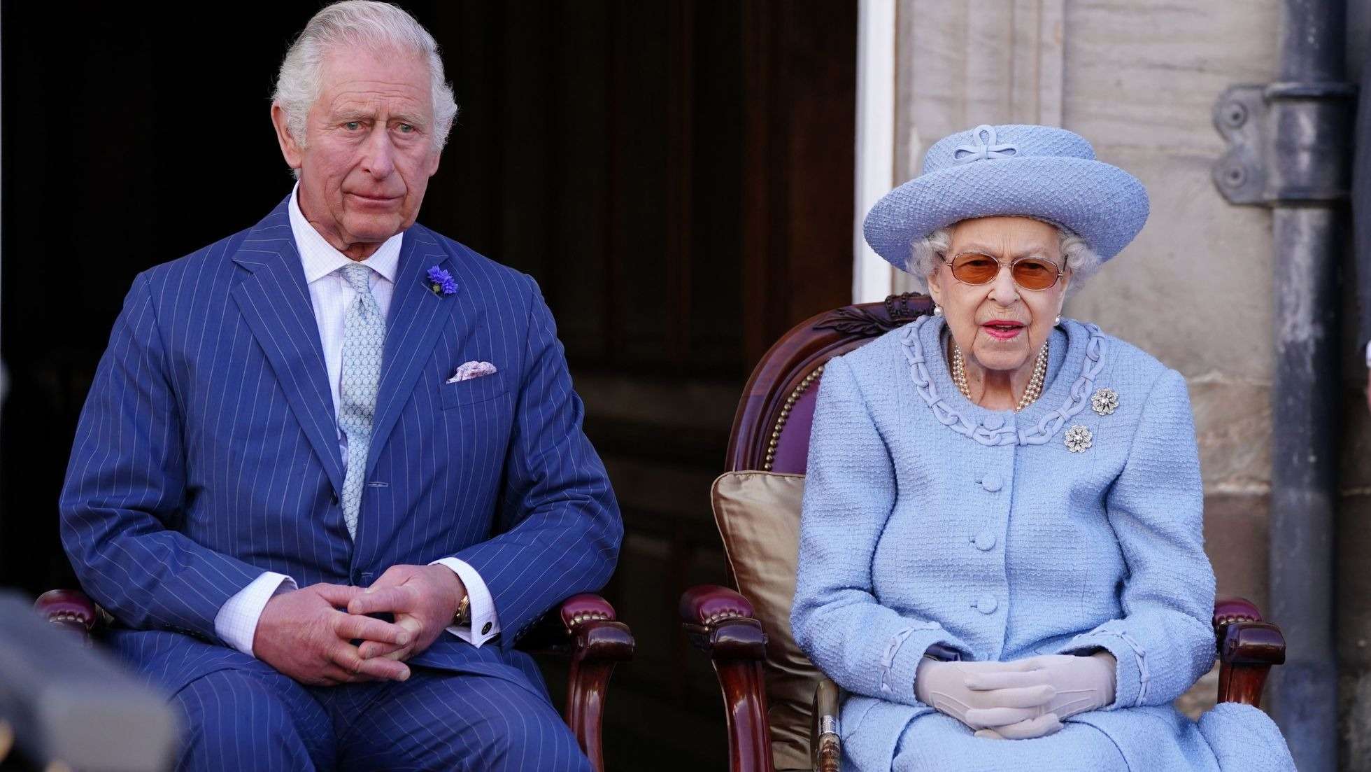Reina Isabel II Carlos III Reina Isabel II Carlos III