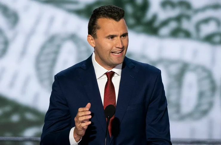 Charlie Kirk, activista conservador, muere tras recibir un disparo durante evento universitario en Utah Charlie Kirk, activista conservador, muere tras recibir un disparo durante evento universitario en Utah