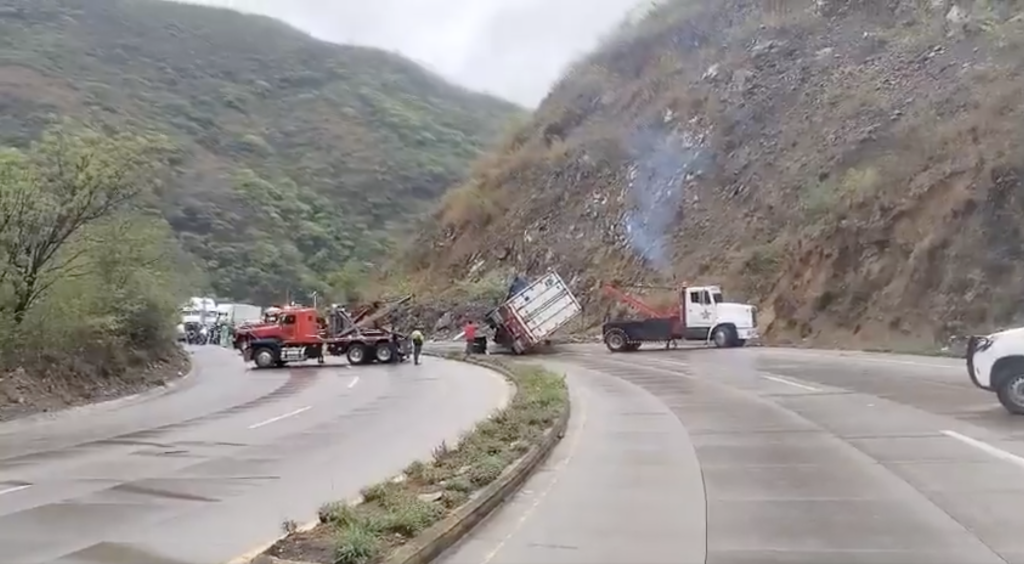Accidente De Tráiler Provoca Cierre Total En La Ruta Al Atlántico - La ...