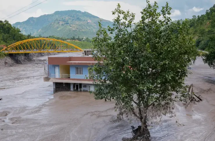 ¿Qué provocó la devastadora riada en Nepal? Expertos explican cómo comenzó