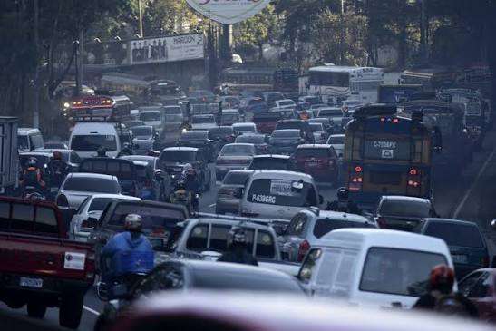 Cuatro puntos críticos provocan retrasos de más de dos horas en la capital Cuatro puntos críticos provocan retrasos de más de dos horas en la capital