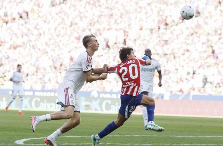 El error de Huijsen y las dudas que vuelven a castigar al Madrid en el Metropolitano