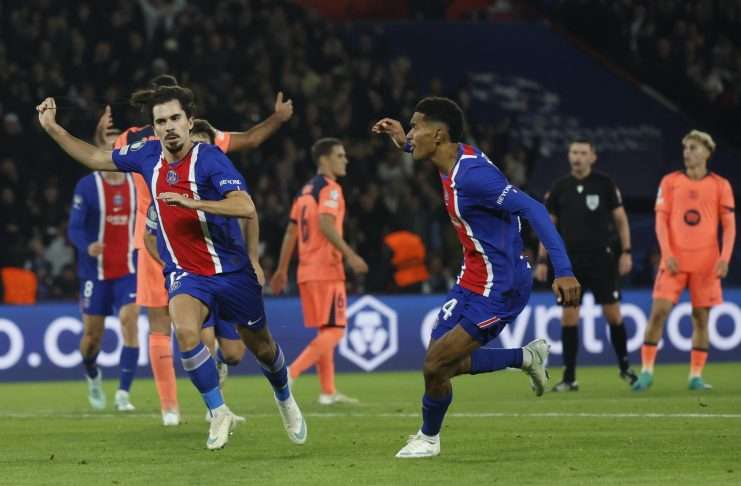 El PSG frena al Barça y toma el liderato