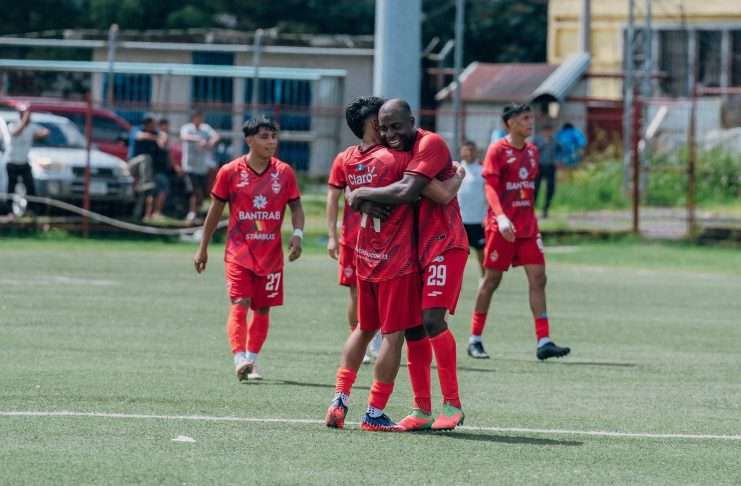 Comunicaciones vuelve a caer: así fue el duelo ante los toros